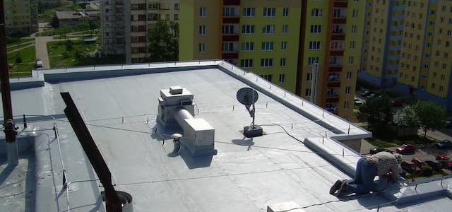 Izolace střech jsou zásadním prvkem, který snižuje energetickou náročnost objektů